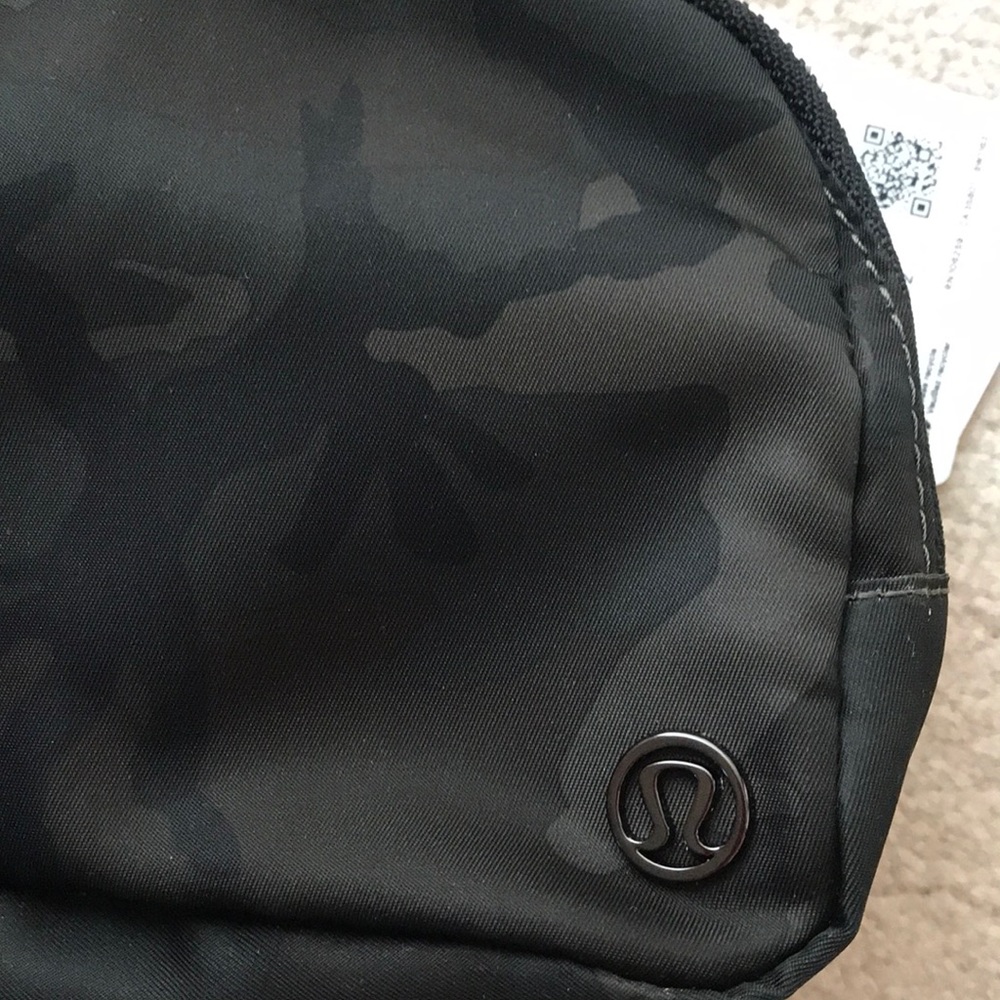 ****SOLD**** Lululemon Everywhere Belt Bag